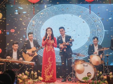 Vietnamese wedding band