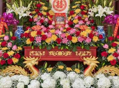 Vietnamese wedding flowers - Essential Roles of Vietnamese Wedding Flowers at the Altar